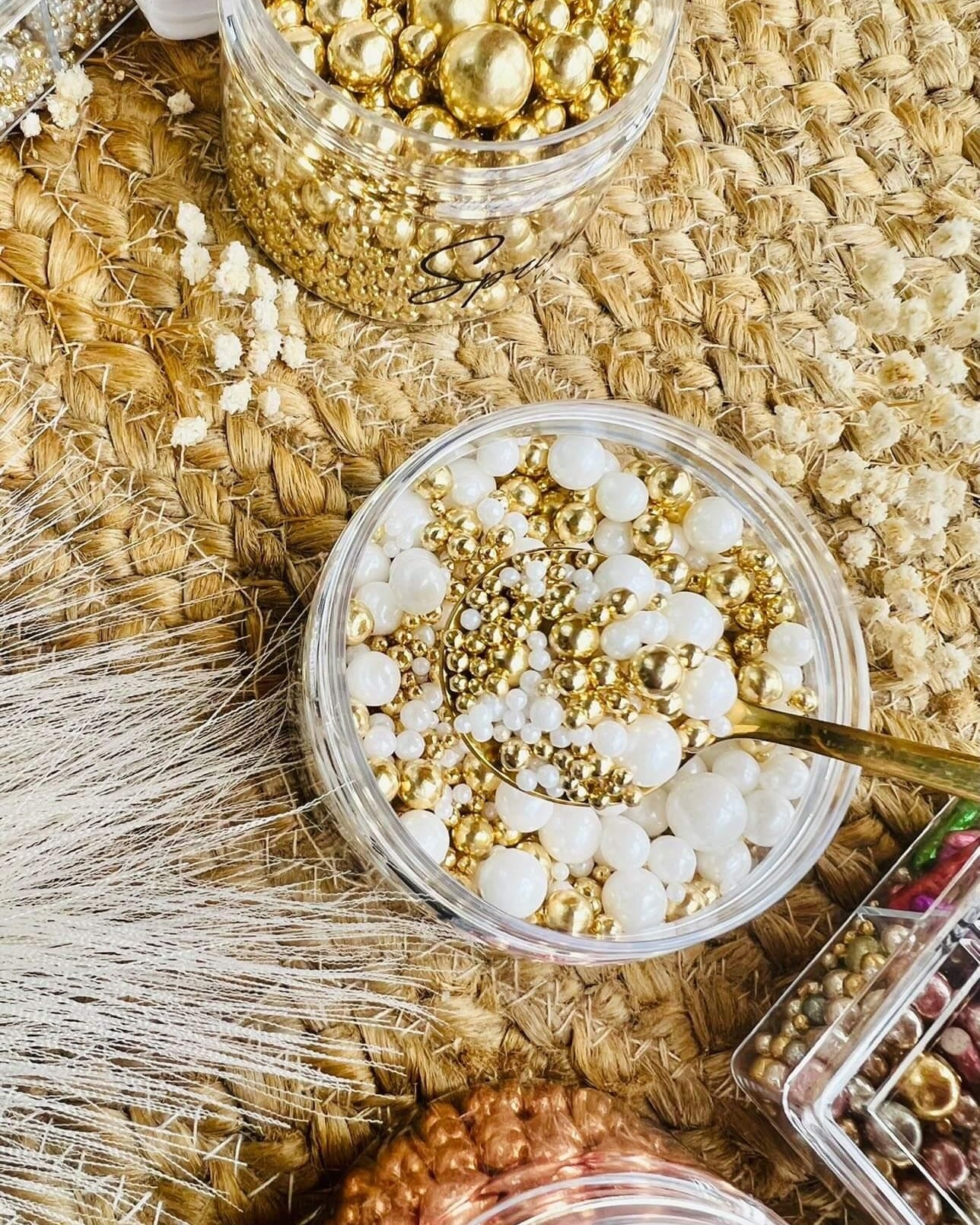 White&gold blend